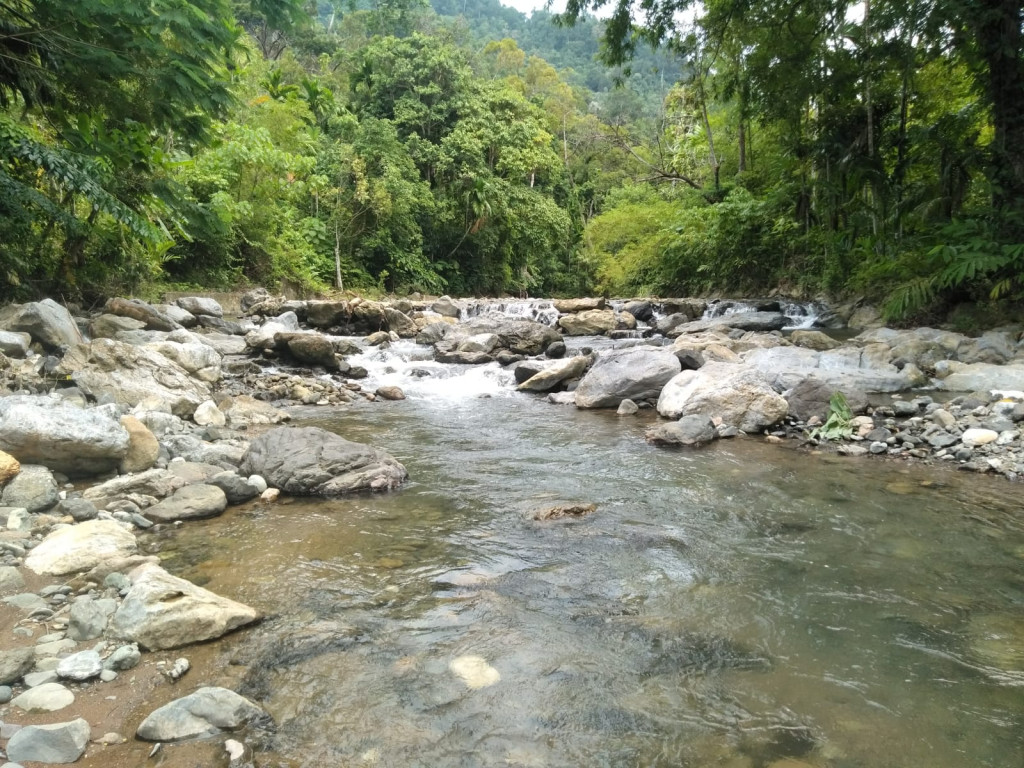 Sungai merupakan salah satu sumber air bersih bagi masyarakat Gampong Keumumu Seberang